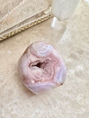 [1113 New Pending] GemGem Crystal NEG Exclusive - Pink Blossom Agate Crystal <BR> 櫻花粉紅瑪瑙晶石擺件 - newearthstore