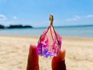 Andara - Venusian Pink Pure Love Pendant Wrapped in 14KGF Necklace <BR> 宇宙無條件的愛 14K金箔線包裹 14 KGF 項鍊 - newearthstore