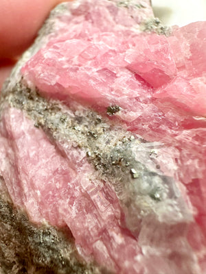 GemGem Crystal NEG Exclusive - Rhodochrosite With Pyrite Crystal Cluster <BR>紅紋石共生黃鐵礦原石 59grams - newearthstore