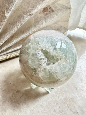 [1113 New Pending] GemGem Crystal NEG Exclusive - Green Quartz Blossom Crystal Sphere  <BR> 綠水晶櫻花水晶球 - newearthstore