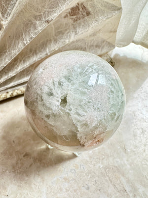 [1113 New Pending] GemGem Crystal NEG Exclusive - Green Quartz Blossom Crystal Sphere  <BR> 綠水晶櫻花水晶球 - newearthstore