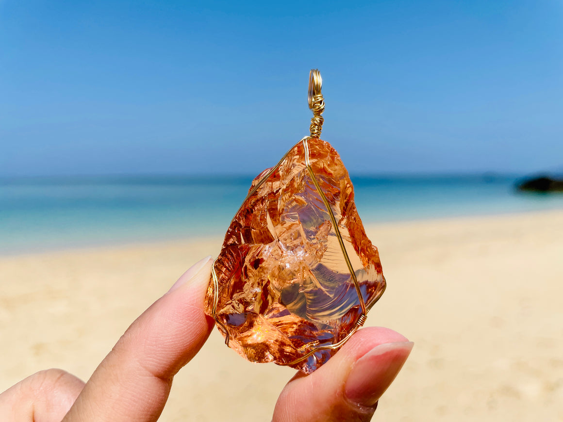 Andaras - Champagne Lemurian Activation Pendant with Necklace <BR> 溫柔香檳色的列木里亞吊墜 - newearthstore