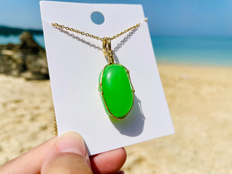 Andaras -  Higher Heart Jade Baby Pendant in 14KGF Polish Pendant <BR> 高心綠色14 KGF 金線包裹吊墜 - newearthstore