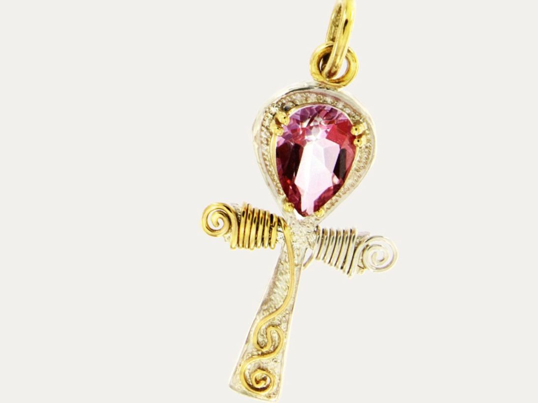 Selfica Jewelry Collection <BR> Isis 18K金色螺旋永恆生命的鑰匙吊墜 <BR> Isis Keys 18K Golden Circuits Key Pendant <BR>  ( Pre Order 接受預購 : 截數日為每個月的 15 號 ) ( *因全人手製作，預購時間最少 2-3個月 ) - newearthstore