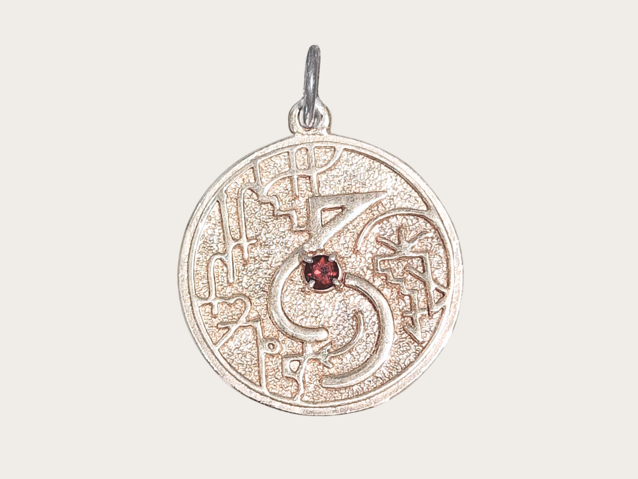 Synchronicity Jewelry Collection <BR>  SILVER FEMININE PENDANT <BR> 神聖陰性能量吊墜(銀) ( Pre Order 接受預購 : 截數日為每個月的 15 號 ) ( *因全人手製作，預購時間最少 2-3個月 )