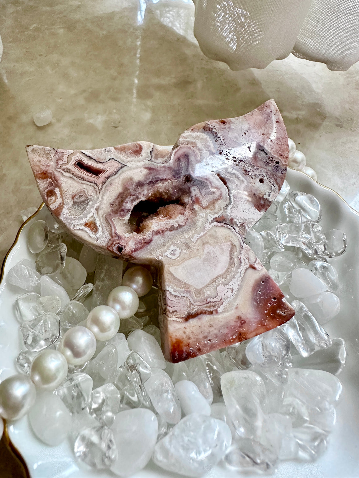 GemGem Crystal NEG Exclusive - Druzy Pink Lace Agate Mermaid Tail  <BR> 粉紅蕾絲瑪瑙閃爍美人魚尾晶石 65 grams - newearthstore