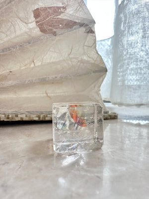 GemGem Crystal NEG Exclusive -Rainbow Golden Healer Crystal Cube From Brazil  <BR> 正方體極透金色療癒者晶石 28 grams - newearthstore