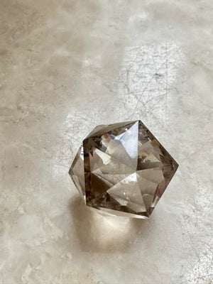 GemGem Crystal NEG Exclusive - Miniature Smoky Azeztulite Triakis Icosahedron   <BR> 神聖幾何60面體茶色彩虹阿賽斯特萊迷你晶石 10 grams - newearthstore