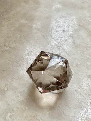 GemGem Crystal NEG Exclusive - Miniature Smoky Azeztulite Triakis Icosahedron   <BR> 神聖幾何60面體茶色彩虹阿賽斯特萊迷你晶石 10 grams - newearthstore