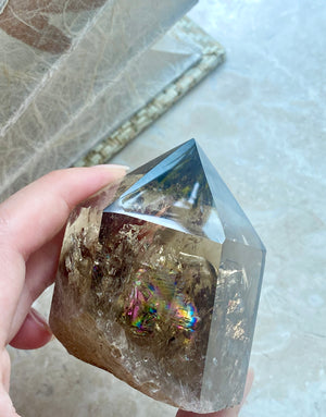 GemGem Crystal NEG Exclusive - Smoky Quartz Crystal Point  <BR> 濃色彩虹茶水晶晶柱 217 grams - newearthstore