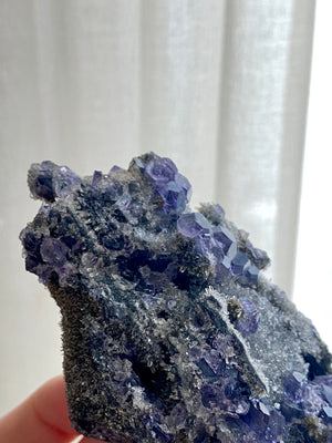 GemGem Crystal - Tanzanite Purple Fluorite With Quartz Cluster From India <BR> 紫螢石石英水晶共生原礦 211 grams - newearthstore