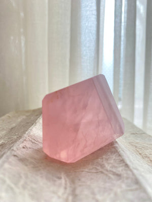 GemGem Crystal x NEG Exclusive - Rose quartz freeform <BR> 粉晶 80 grams - newearthstore