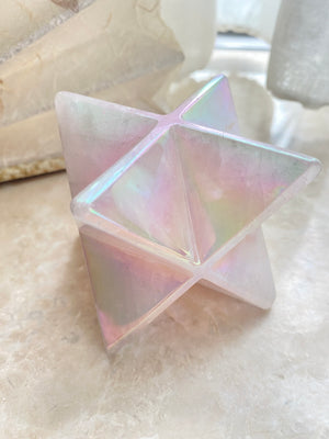 GemGem Crystal NEG Exclusive -Aura Rose Quartz Merkaba Crystal From Brazil  <BR> 巨形梅爾卡巴天使光粉晶晶石 347 grams - newearthstore