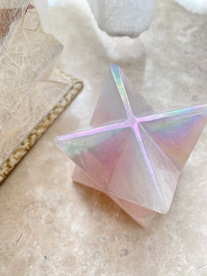 GemGem Crystal NEG Exclusive -Aura Rose Quartz Merkaba Crystal From Brazil  <BR> 巨形梅爾卡巴天使光粉晶晶石 347 grams - newearthstore