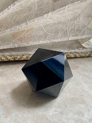 ( new pending ) GemGem Crystal - Black obsidian icosahedron (20 sided)<BR>神聖幾何二十面體黑曜石 101 grams - newearthstore
