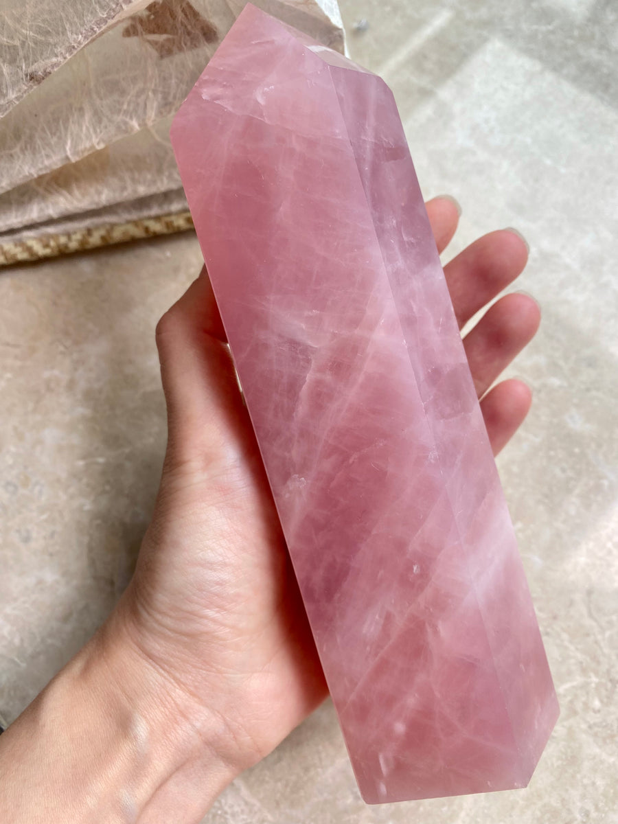 GemGem Crystal x NEG Exclusive Collection - Rose Quartz Tower <BR> 巨形粉晶柱 852 grams - newearthstore