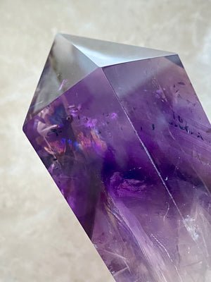 GemGem Crystal - Amethyst Double Point with Pyramid Phantom <BR> 金字塔幻影雙尖紫水晶 295 grams - newearthstore
