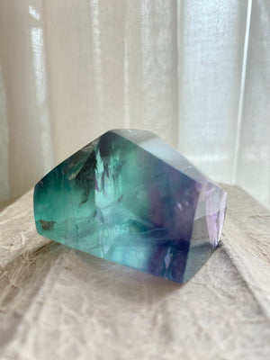 GemGem Crystal - Blue green color Fluorite  <BR> 藍綠色螢石 170 grams - newearthstore