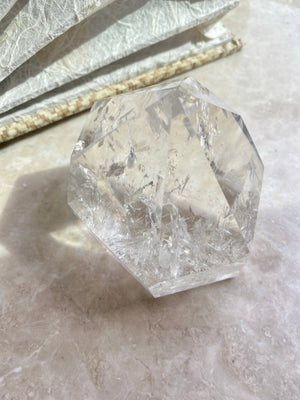 GemGem Crystal x NEG Exclusive Collection - Azeztulite point <BR> 巨型透體阿賽斯特萊水晶柱 413 grams - newearthstore