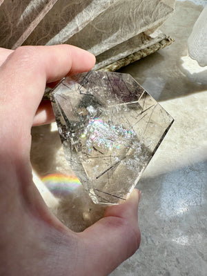 GemGem Crystal - Rainbow Black Rutilated Quartz  <BR> 收藏級別極強彩虹黑髮晶晶石 140 grams - newearthstore