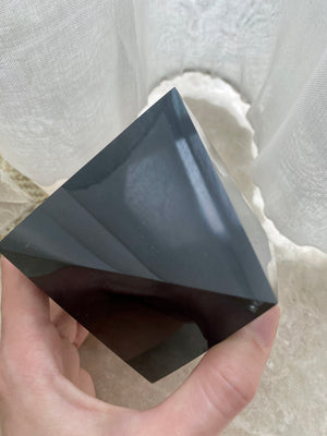 GemGem Crystal - Octahedron (Eight Faces) Black obsidian <BR> 巨型神聖幾何八面體黑曜石 686 grams - newearthstore