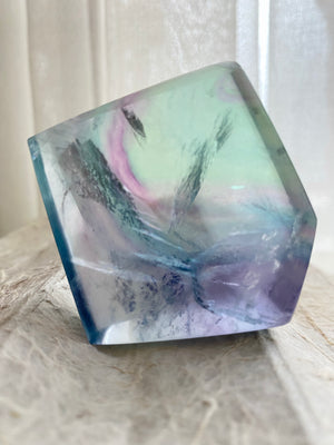 GemGem Crystal NEG Exclusive - Layered Fluorite Freeform <BR> 紫藍綠三色螢石 124 grams - newearthstore