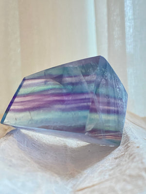 GemGem Crystal NEG Exclusive - Layered Clear Fluorite Freeform <BR> 透體紫藍綠三色螢石 75 grams - newearthstore