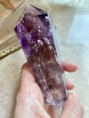 GemGem Crystal NEG Exclusive - Rainbow Amethyst With Pyramid Phantom Crystal Wand	<BR> 彩虹金字塔幻影雙尖紫水晶  240 grams - newearthstore
