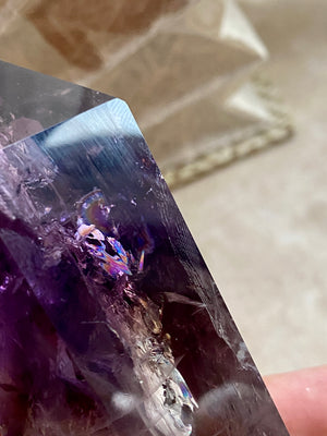 GemGem Crystal NEG Exclusive - Rainbow Amethyst With Pyramid Phantom Crystal Wand	<BR> 彩虹金字塔幻影雙尖紫水晶  240 grams - newearthstore