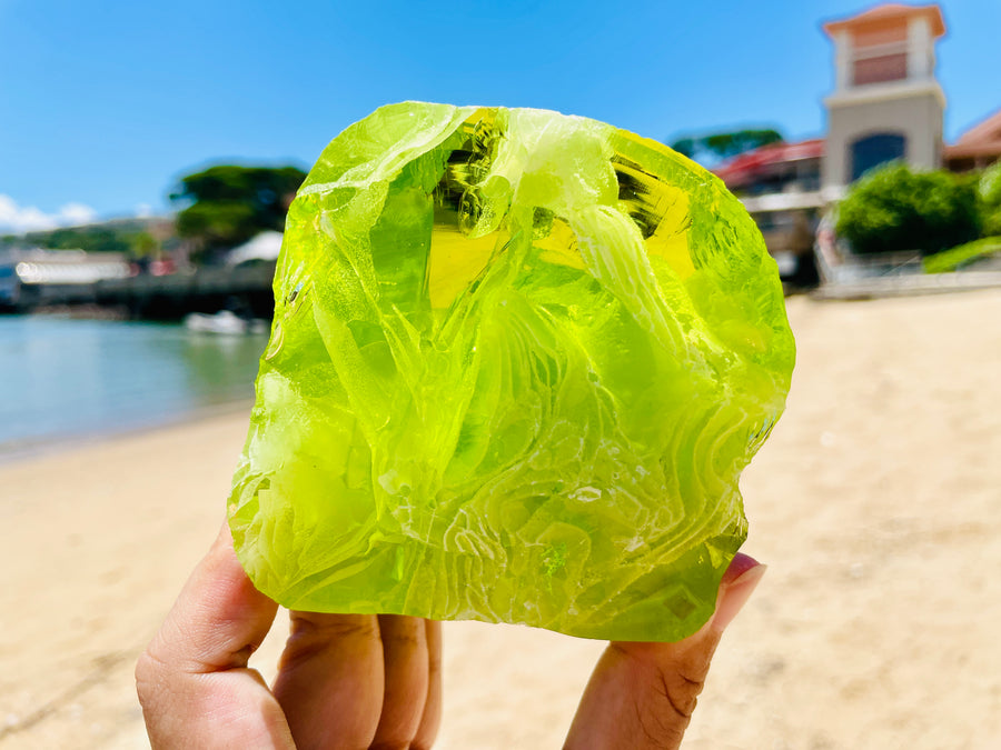 Andaras - RARE Olivine Peridot  <BR> 稀有橄欖石及鑽石光之加速混合 Andaras 461 grams - newearthstore